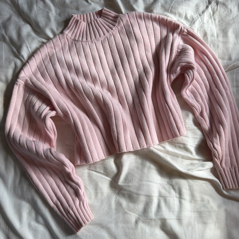la hearts by pacsun cropped pink sweater